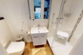 Badezimmer - Sanierte 3-Zimmer-Wohnung mit Loggia, Einbauküche & Stellplatz