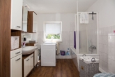Badezimmer - Zentrumsnahe 3-Zimmer-Wohnung mit Tageslichtbadezimmer