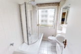 Badezimmer - Modernisierte 2-Zimmer-Wohnung mit Süd-Balkon