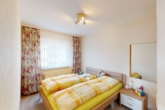 Schlafzimmer - 3-Zimmer-Wohnung mit Süd-Balkon und Garage